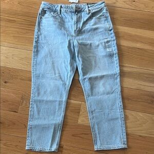 American Eagle Outfitters Light Wash High-Rise Women's Jeans